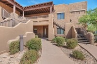 Building Photo - Beautiful 2-Bedroom 2-bathroom in Prime Sc...