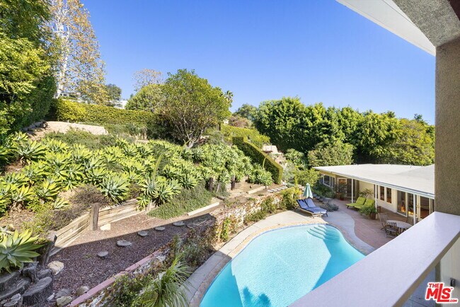 Building Photo - 11215 Sunset Blvd