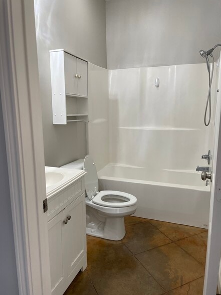 Building Photo - 608 John Stine Rd