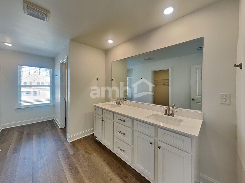 Building Photo - 1459 Aquamarine Dr