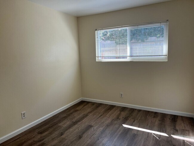 Building Photo - LSSTE715