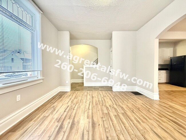 Building Photo - 4 bedroom house