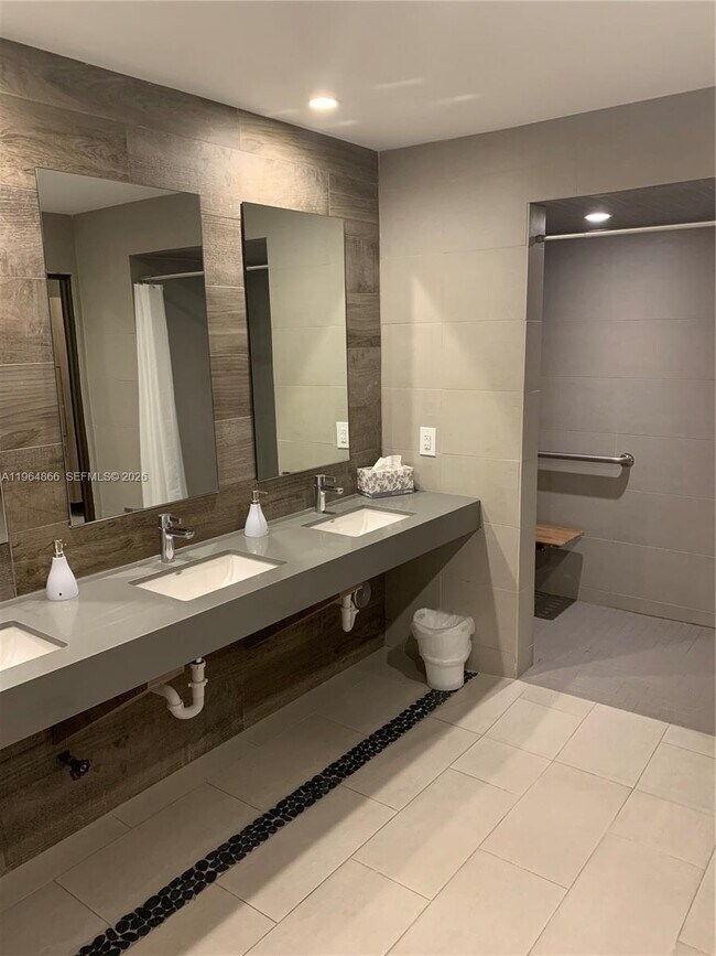 Building Photo - 780 NE 69th St