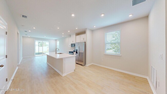 Building Photo - 299 Spruce Hl Pt