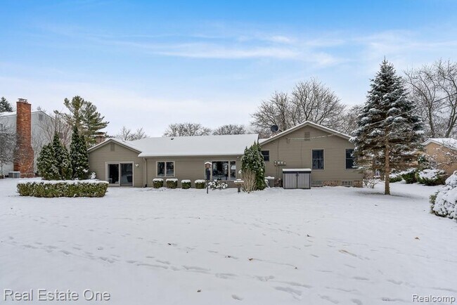 Building Photo - 732 Rutgers Rd