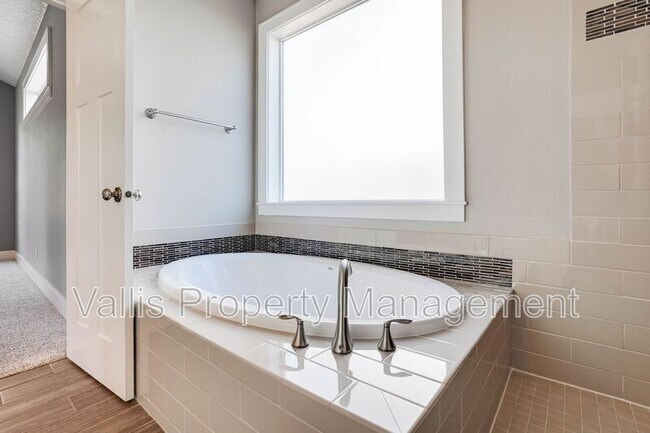 Building Photo - 5669 Cinnamon Teal St SE