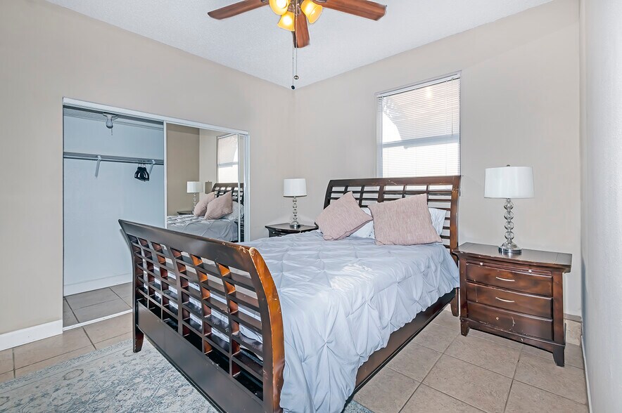 Building Photo - 5762 2nd Ave N