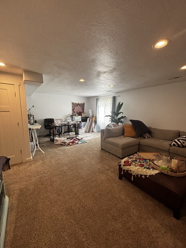 Building Photo - 7538 N Cottage Ln