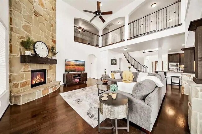 Building Photo - 8133 Tranquil Lake Way