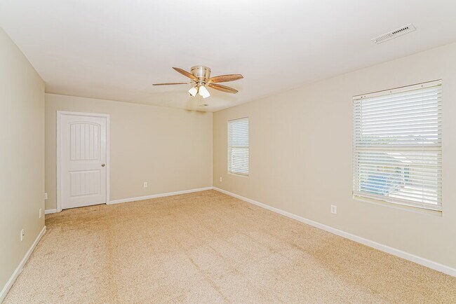 Building Photo - 9340 Hoffman Pl