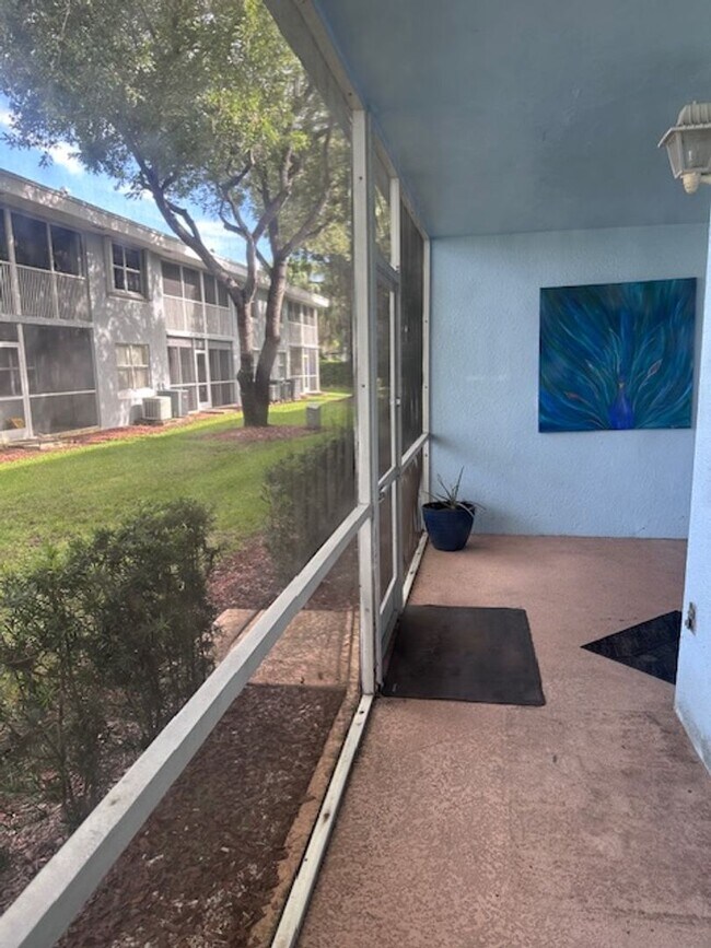 Building Photo - 2/2 Apartment for Rent at Center Gate comm...