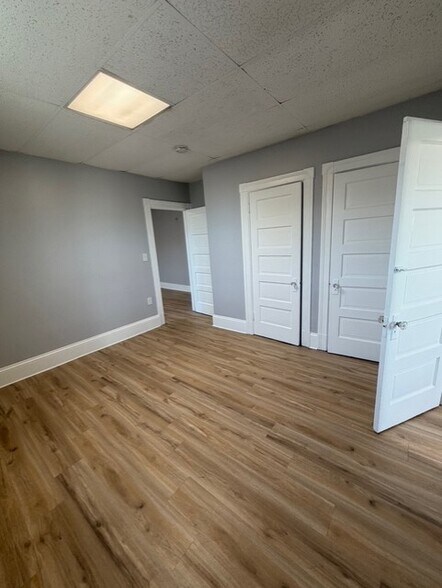 Building Photo - 165-169 Park Rd