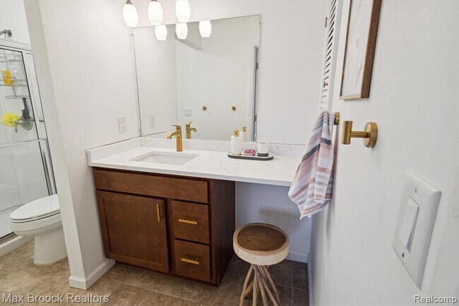 Building Photo - 1131 Indianwood Trail