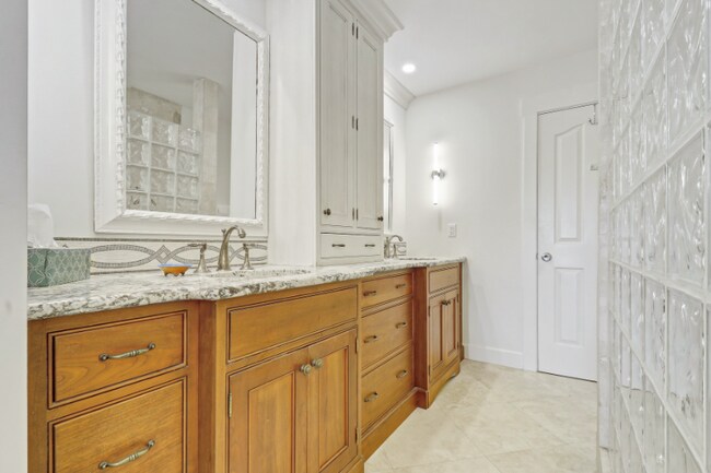 Building Photo - 7 Birkdale Ct