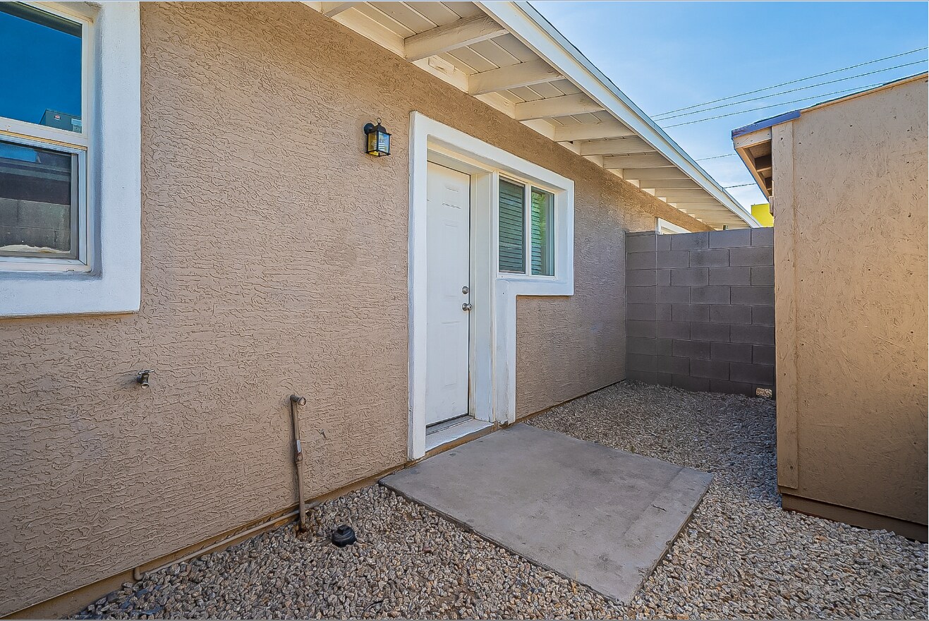 Building Photo - 818 W Osborn Rd