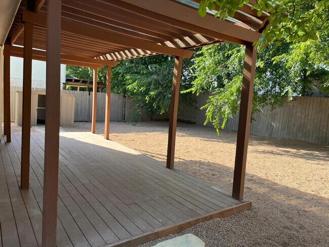 Building Photo - 1714 Candelaria Mesa Dr