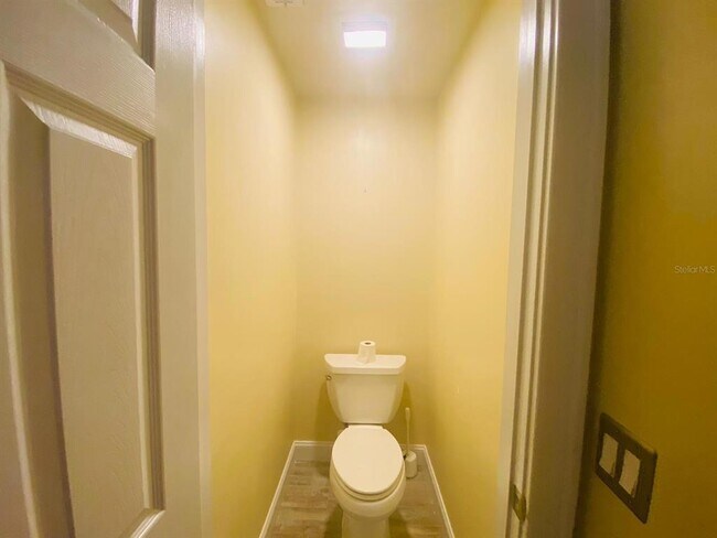 Building Photo - 3838 Regents Way