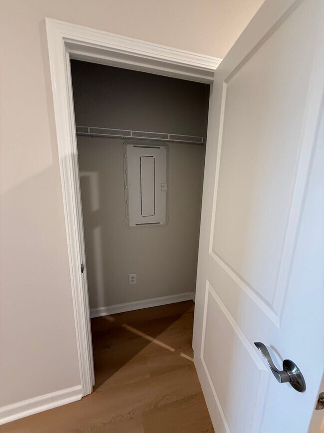 Building Photo - 3099 Blenheim Ct