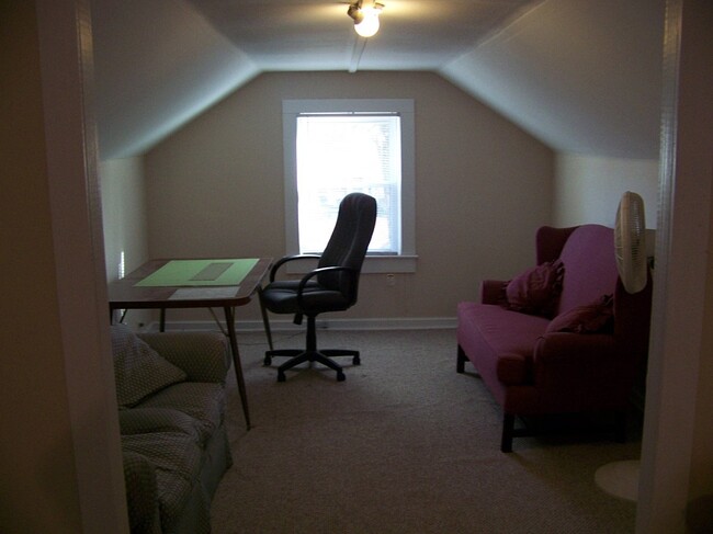Building Photo - Furnished Two Bedrm, Brick Cottage in Mid-...