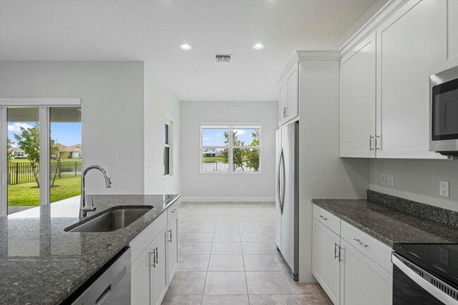 Building Photo - 14964 RedCove Pl