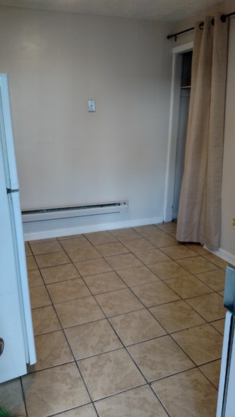 Building Photo - 346 Day Ave SW