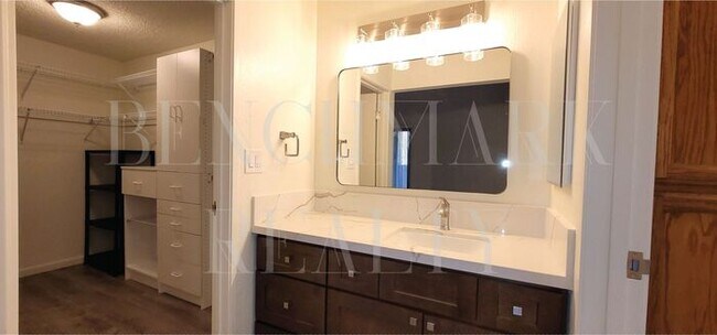 Building Photo - Beautifully remodeled huge 2 bedroom 2 bath with large balcony on the river!
