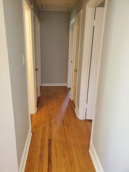 Building Photo - 2801 Dalecrest Dr