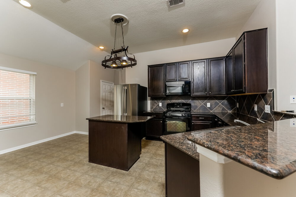 Building Photo - 9957 Yearling Pl