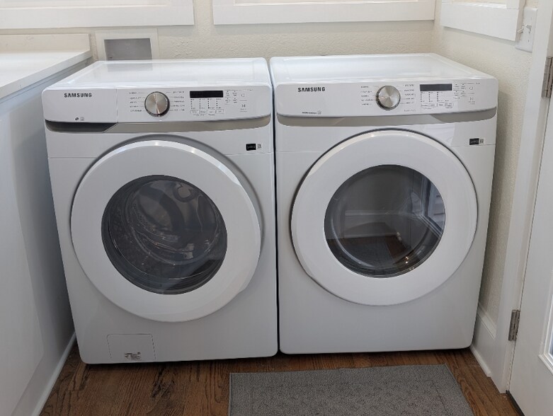 Building Photo - 604 Yarborough St