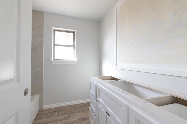 Building Photo - Brand New Home + Norman Schools + 3 Bedroo...