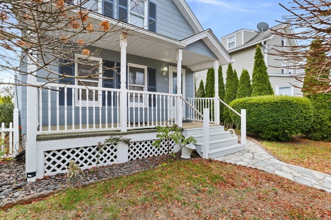 Building Photo - 8 3rd St