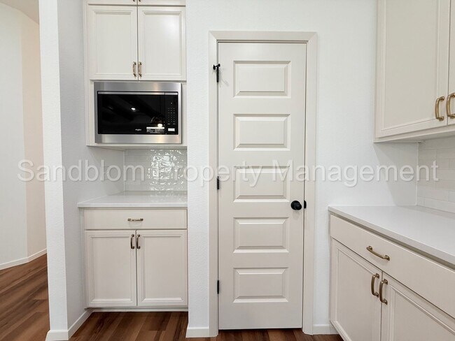 Building Photo - For Lease | Bixby | Available Now!