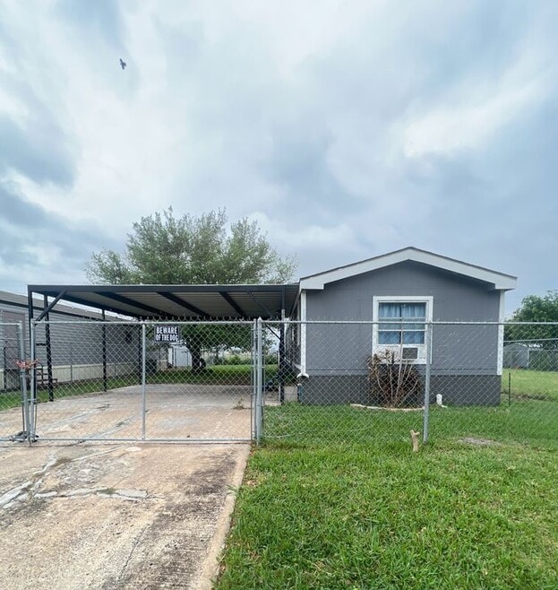 Building Photo - 5907 N Nueva Amanecer Dr