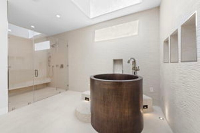 Building Photo - Brand New build offering Elegance and Soph...