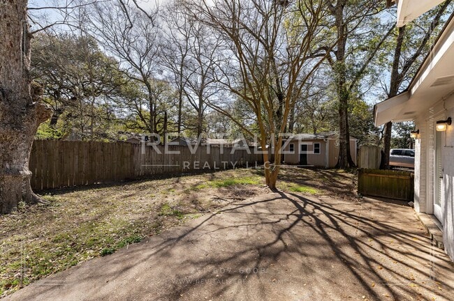 Building Photo - Beautifully Renovated 3 Bed 2 Bath Home in Theodore