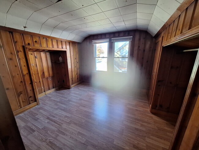 Building Photo - 505 Auburndale Ave