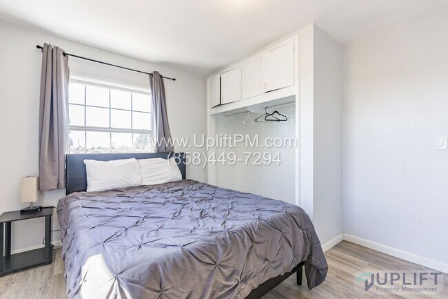 Building Photo - 4833 Castle Ave