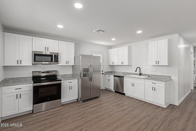 Building Photo - 313 S 90th Pl