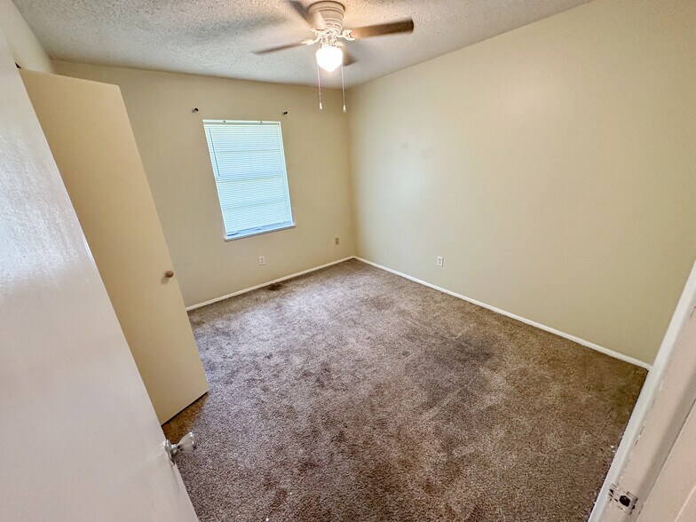 Building Photo - 105 Felder Dr