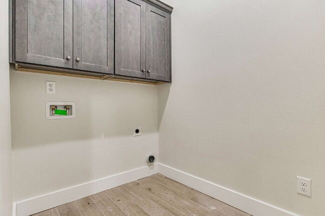 Building Photo - This luxurious new custom home in the sought-after Shadow Grove subdivision is a masterpiece of m...
