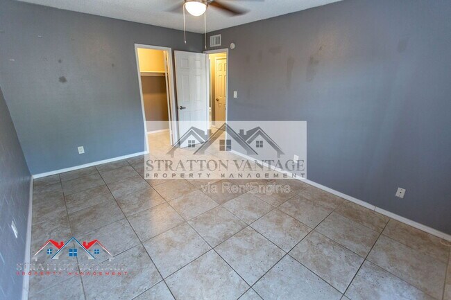 Building Photo - 1828 W Tuckey Ln