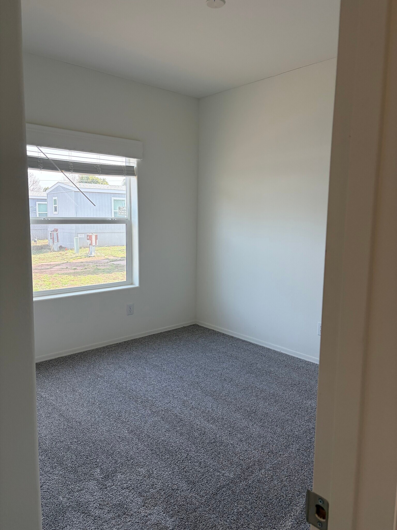 Building Photo - 2000 E Frontier Ave