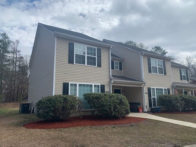 Primary Photo - CHARMING 3 BEDROOM 2.5 BATH IN ELLENWOOD, GA!