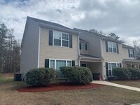 Building Photo - CHARMING 3 BEDROOM 2.5 BATH IN ELLENWOOD, GA!