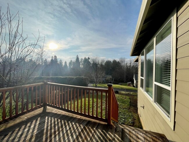 Building Photo - Beautiful Single Story Home!! 3 bed/2 bath with Open Floor Plan and Large Yard!!