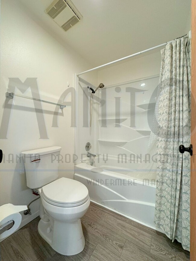 Building Photo - Unique Jon Sayler Designed Townhome