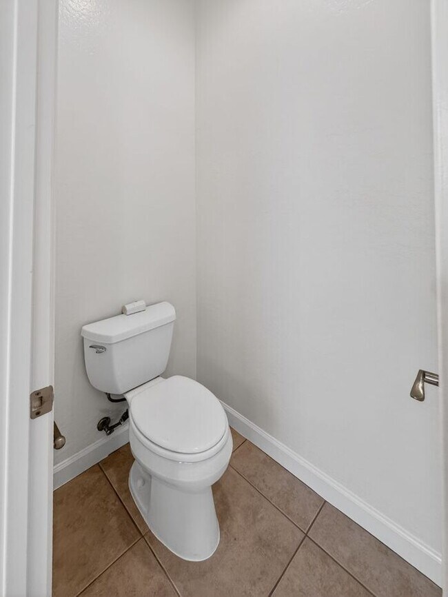 Building Photo - Spacious 3 car garage home at Paseo Trail!