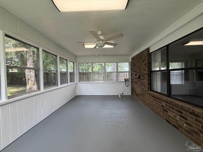 Building Photo - 790 Deedra Ave