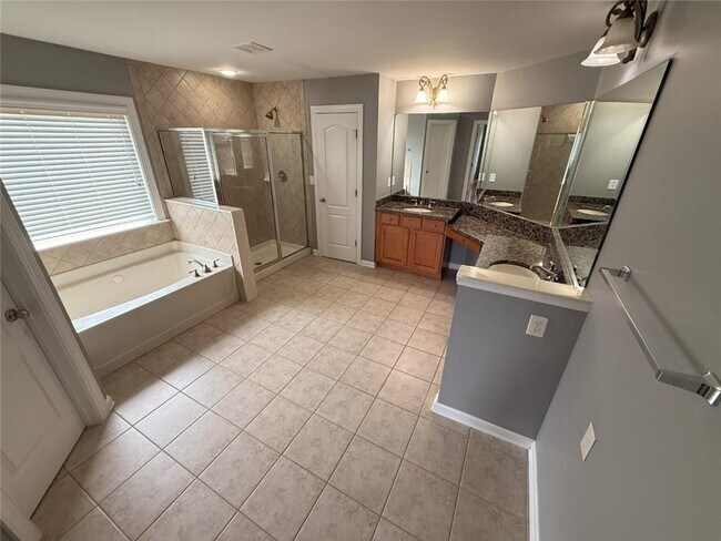 Building Photo - 3730 Clay Ct