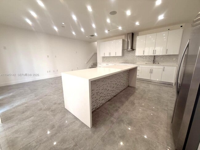 Building Photo - 11271 NW 84th St